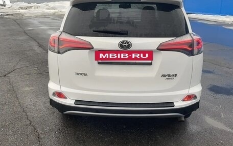 Toyota RAV4, 2016 год, 2 700 000 рублей, 4 фотография