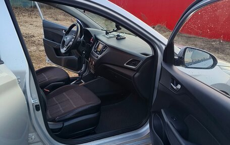 Hyundai Solaris II рестайлинг, 2018 год, 1 200 001 рублей, 9 фотография