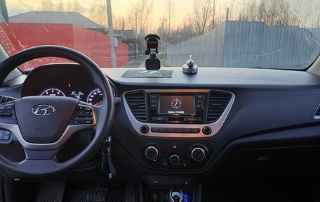 Hyundai Solaris II рестайлинг, 2018 год, 1 200 001 рублей, 11 фотография