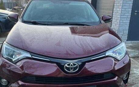 Toyota RAV4, 2015 год, 2 030 000 рублей, 3 фотография