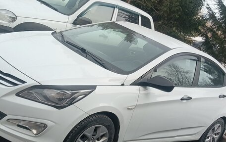 Hyundai Solaris II рестайлинг, 2016 год, 765 000 рублей, 1 фотография