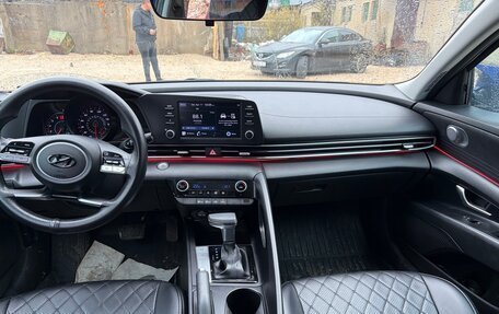 Hyundai Elantra, 2021 год, 1 800 000 рублей, 16 фотография