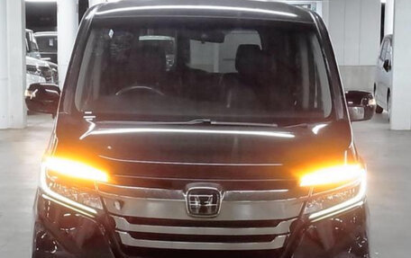 Honda Stepwgn IV, 2022 год, 1 990 000 рублей, 2 фотография