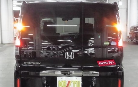 Honda Stepwgn IV, 2022 год, 1 990 000 рублей, 6 фотография