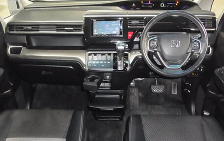 Honda Stepwgn IV, 2022 год, 1 990 000 рублей, 10 фотография