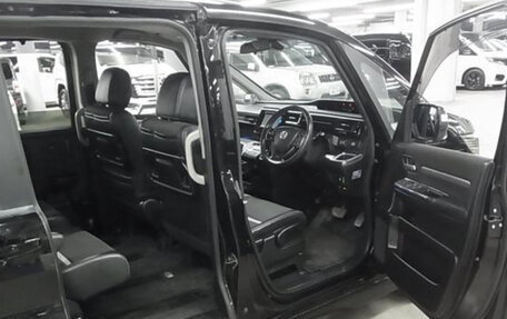 Honda Stepwgn IV, 2022 год, 1 990 000 рублей, 12 фотография