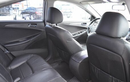 Hyundai Sonata VI, 2010 год, 950 000 рублей, 16 фотография