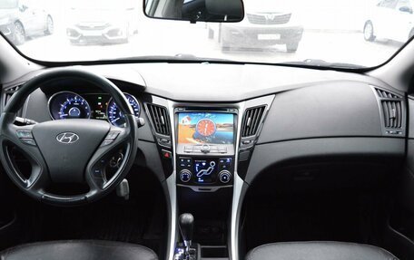 Hyundai Sonata VI, 2010 год, 950 000 рублей, 18 фотография