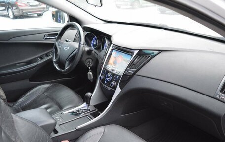 Hyundai Sonata VI, 2010 год, 950 000 рублей, 17 фотография