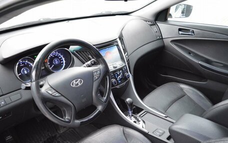 Hyundai Sonata VI, 2010 год, 950 000 рублей, 13 фотография