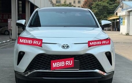 Toyota Venza, 2024 год, 3 450 000 рублей, 2 фотография