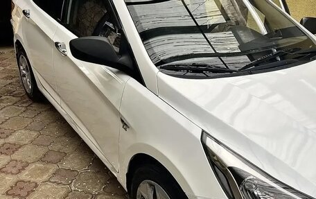 Hyundai Solaris II рестайлинг, 2016 год, 880 000 рублей, 2 фотография