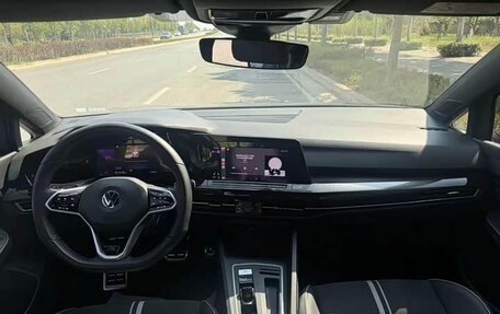 Volkswagen Golf VIII, 2022 год, 1 830 900 рублей, 7 фотография