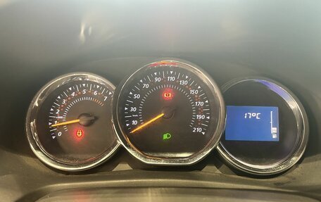 Renault Sandero II рестайлинг, 2016 год, 800 000 рублей, 11 фотография