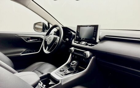 Toyota RAV4, 2021 год, 4 098 000 рублей, 12 фотография