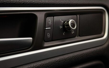 Volkswagen Touareg III, 2013 год, 1 985 000 рублей, 21 фотография