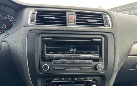 Volkswagen Jetta VI, 2012 год, 899 000 рублей, 18 фотография