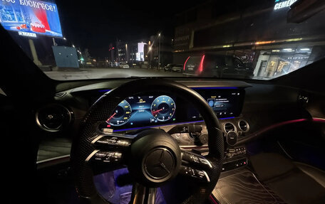 Mercedes-Benz E-Класс, 2021 год, 3 000 000 рублей, 4 фотография