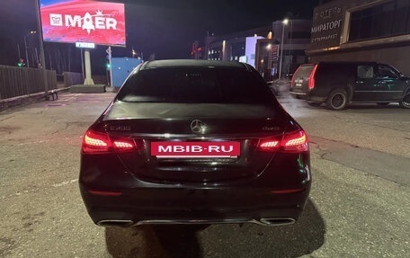 Mercedes-Benz E-Класс, 2021 год, 3 000 000 рублей, 2 фотография
