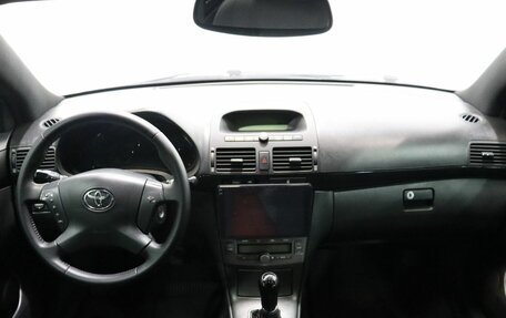 Toyota Avensis III рестайлинг, 2003 год, 590 000 рублей, 13 фотография