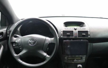 Toyota Avensis III рестайлинг, 2003 год, 590 000 рублей, 14 фотография