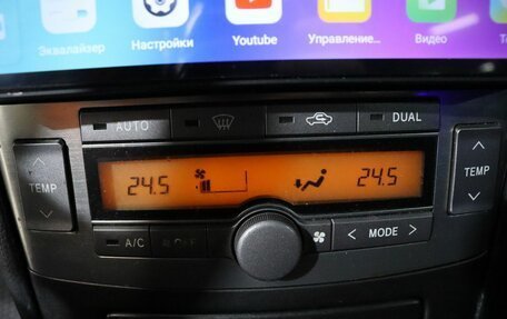 Toyota Avensis III рестайлинг, 2003 год, 590 000 рублей, 19 фотография