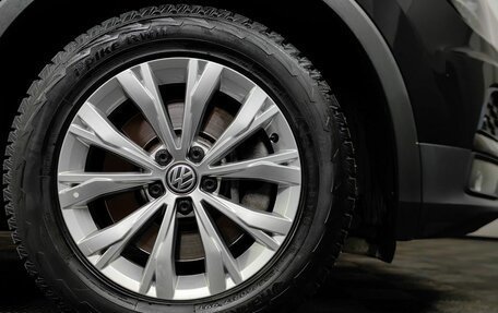 Volkswagen Tiguan II, 2018 год, 3 075 000 рублей, 9 фотография