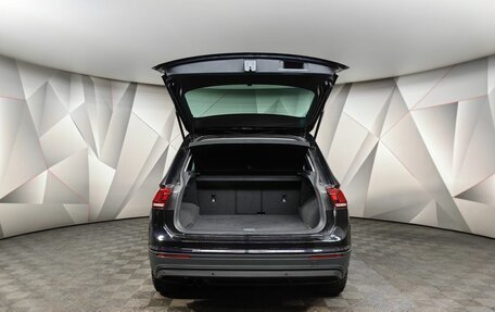 Volkswagen Tiguan II, 2018 год, 3 075 000 рублей, 12 фотография