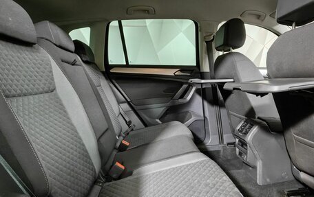 Volkswagen Tiguan II, 2018 год, 3 075 000 рублей, 16 фотография