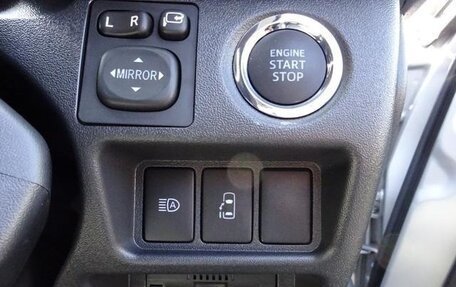 Toyota HiAce H200, 2024 год, 5 300 000 рублей, 4 фотография