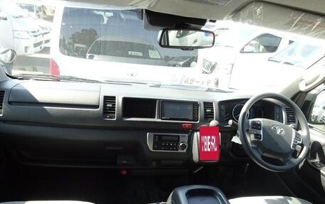 Toyota HiAce H200, 2024 год, 5 300 000 рублей, 3 фотография