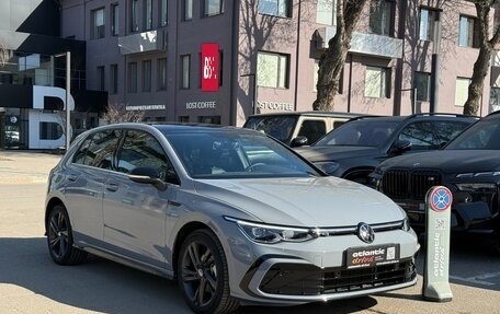 Volkswagen Golf VIII, 2023 год, 2 390 000 рублей, 3 фотография