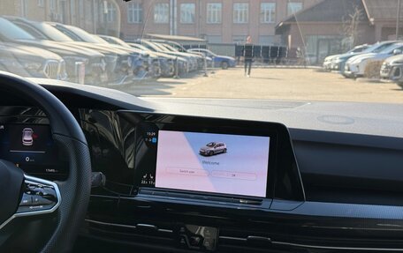 Volkswagen Golf VIII, 2023 год, 2 390 000 рублей, 15 фотография