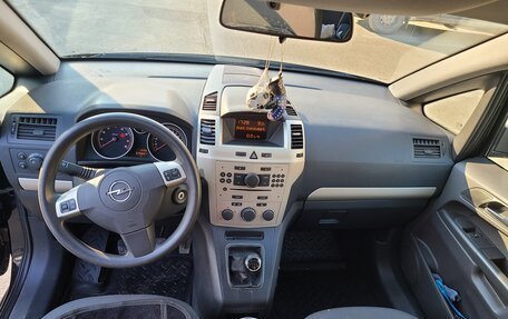 Opel Zafira B, 2008 год, 750 000 рублей, 13 фотография