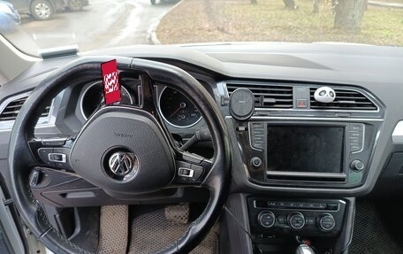 Volkswagen Tiguan II, 2017 год, 2 900 000 рублей, 6 фотография