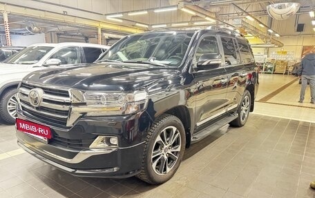 Toyota Land Cruiser 200, 2019 год, 7 500 000 рублей, 2 фотография