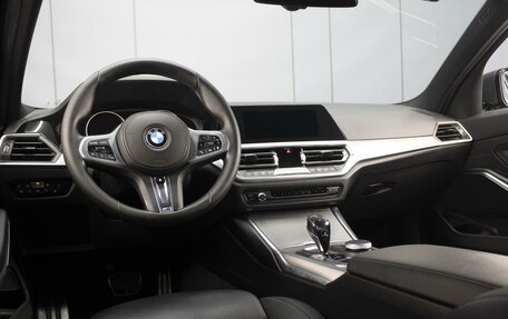 BMW 3 серия, 2019 год, 3 775 000 рублей, 12 фотография