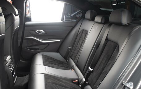 BMW 3 серия, 2019 год, 3 775 000 рублей, 15 фотография