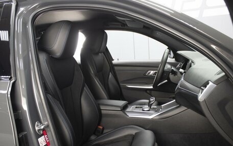 BMW 3 серия, 2019 год, 3 775 000 рублей, 14 фотография