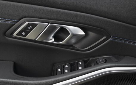 BMW 3 серия, 2019 год, 3 775 000 рублей, 28 фотография