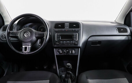 Volkswagen Polo VI (EU Market), 2014 год, 437 989 рублей, 18 фотография