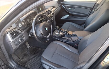 BMW 3 серия, 2018 год, 1 970 000 рублей, 12 фотография