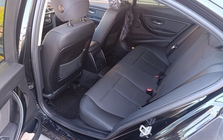 BMW 3 серия, 2018 год, 1 970 000 рублей, 14 фотография