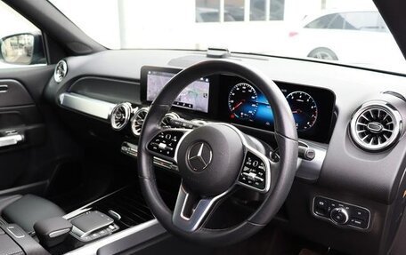 Mercedes-Benz GLB, 2023 год, 2 090 000 рублей, 12 фотография