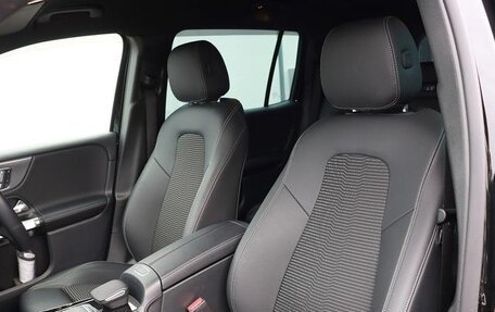 Mercedes-Benz GLB, 2023 год, 2 090 000 рублей, 27 фотография