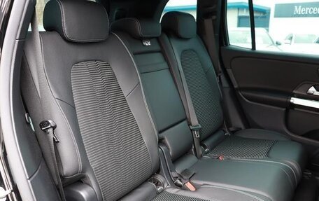 Mercedes-Benz GLB, 2023 год, 2 090 000 рублей, 29 фотография