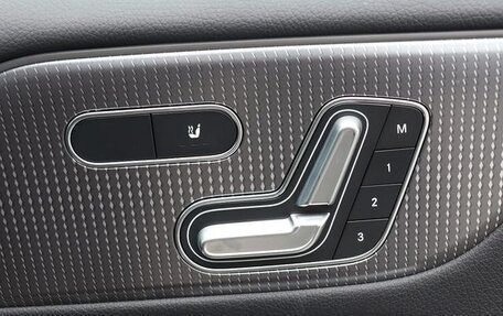 Mercedes-Benz GLB, 2023 год, 2 090 000 рублей, 38 фотография