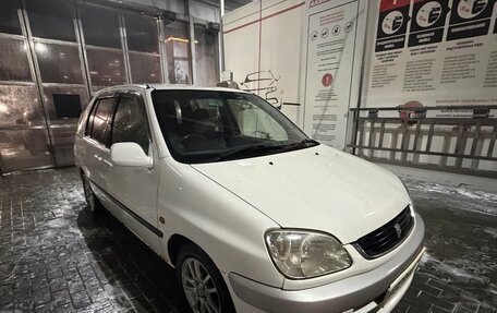 Toyota Raum I, 1999 год, 390 000 рублей, 1 фотография