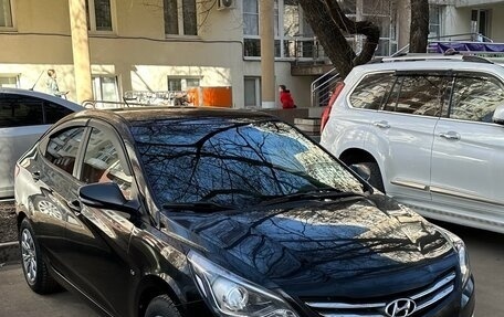 Hyundai Solaris II рестайлинг, 2016 год, 830 000 рублей, 1 фотография