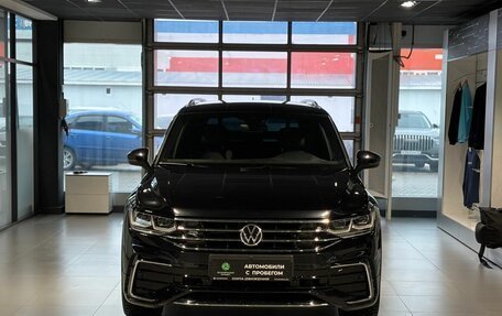 Volkswagen Tiguan II, 2021 год, 4 050 000 рублей, 2 фотография